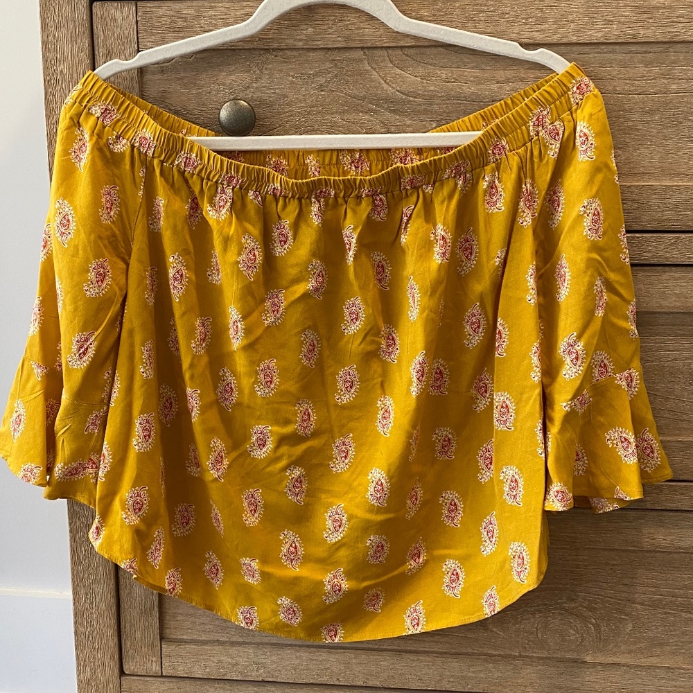 Yellow paisley off the shoulder 3/4 length blouse